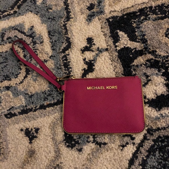 Michael Kors Handbags - Michael Kors wristlet